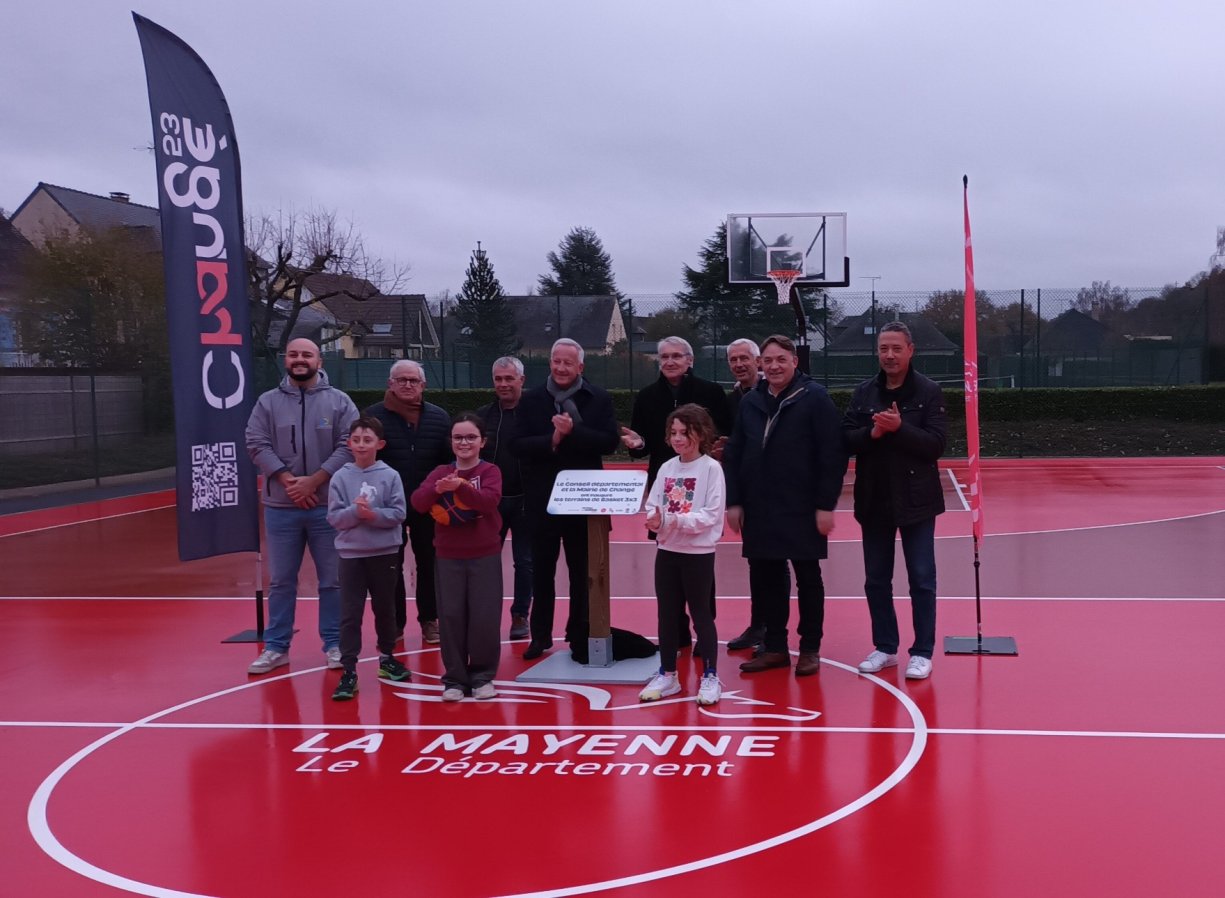 Inauguration du terrain de basket 3x3 de Changé
